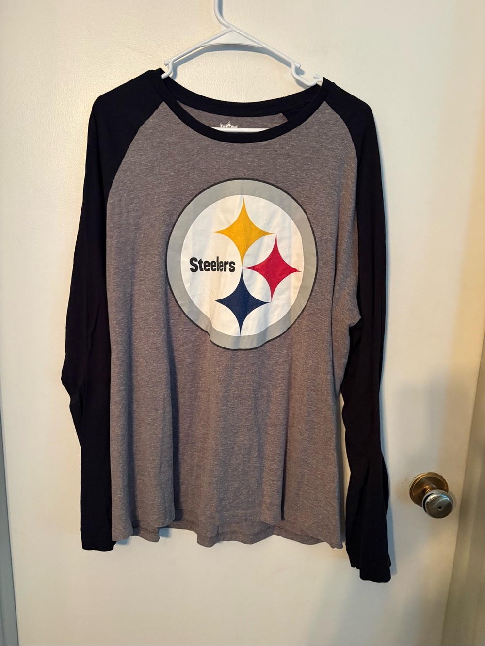 Pittsburgh Steelers women’s XL' Long Sleeve Raglan Tee - Gray/Black
